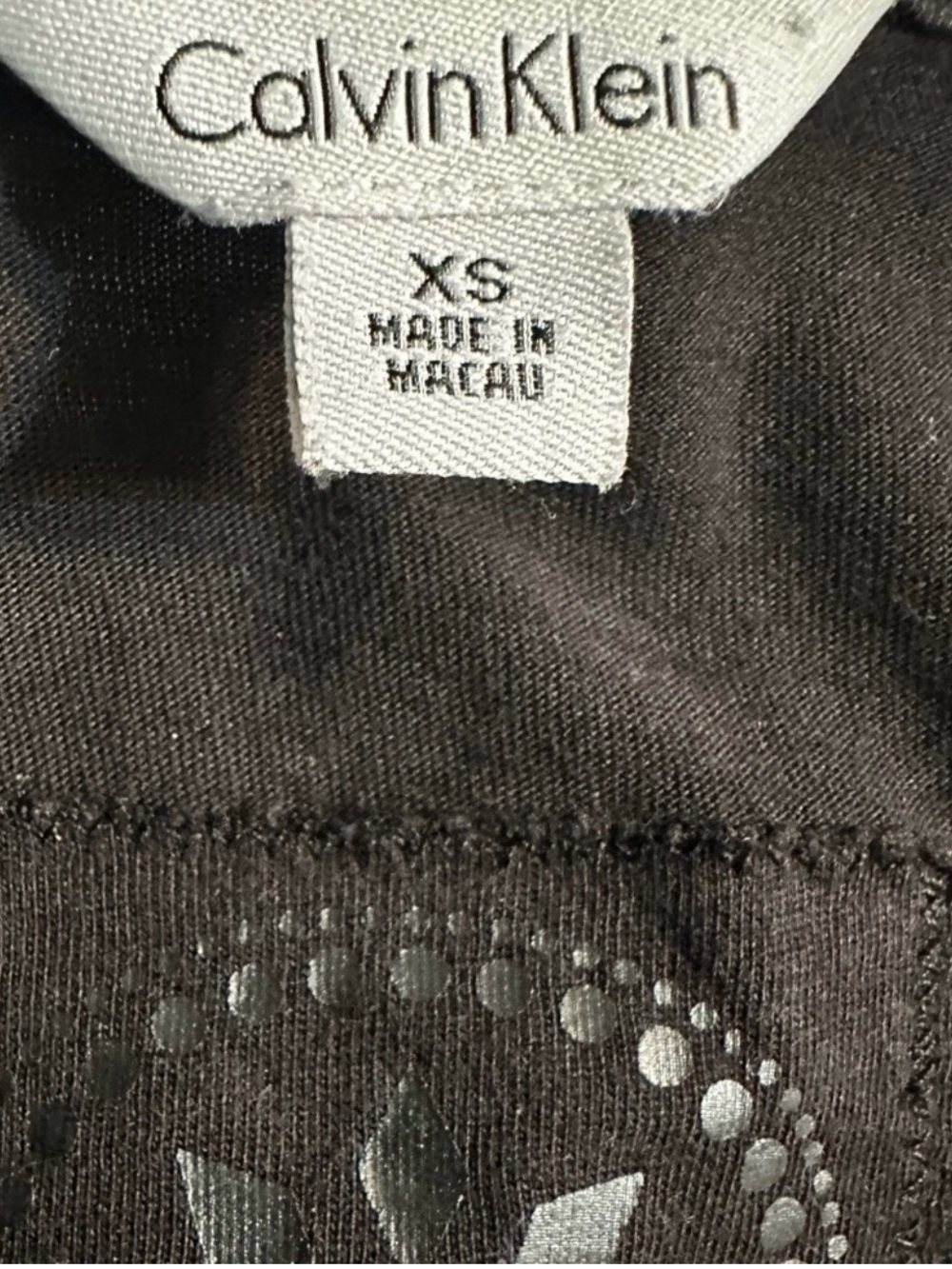 Calvin Klein Embossed Tee - Picture 7 of 8